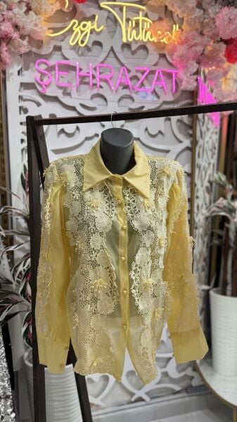 Şehrazat Butik Güpür Çiçekli Taşlı Tasarım Gömlek