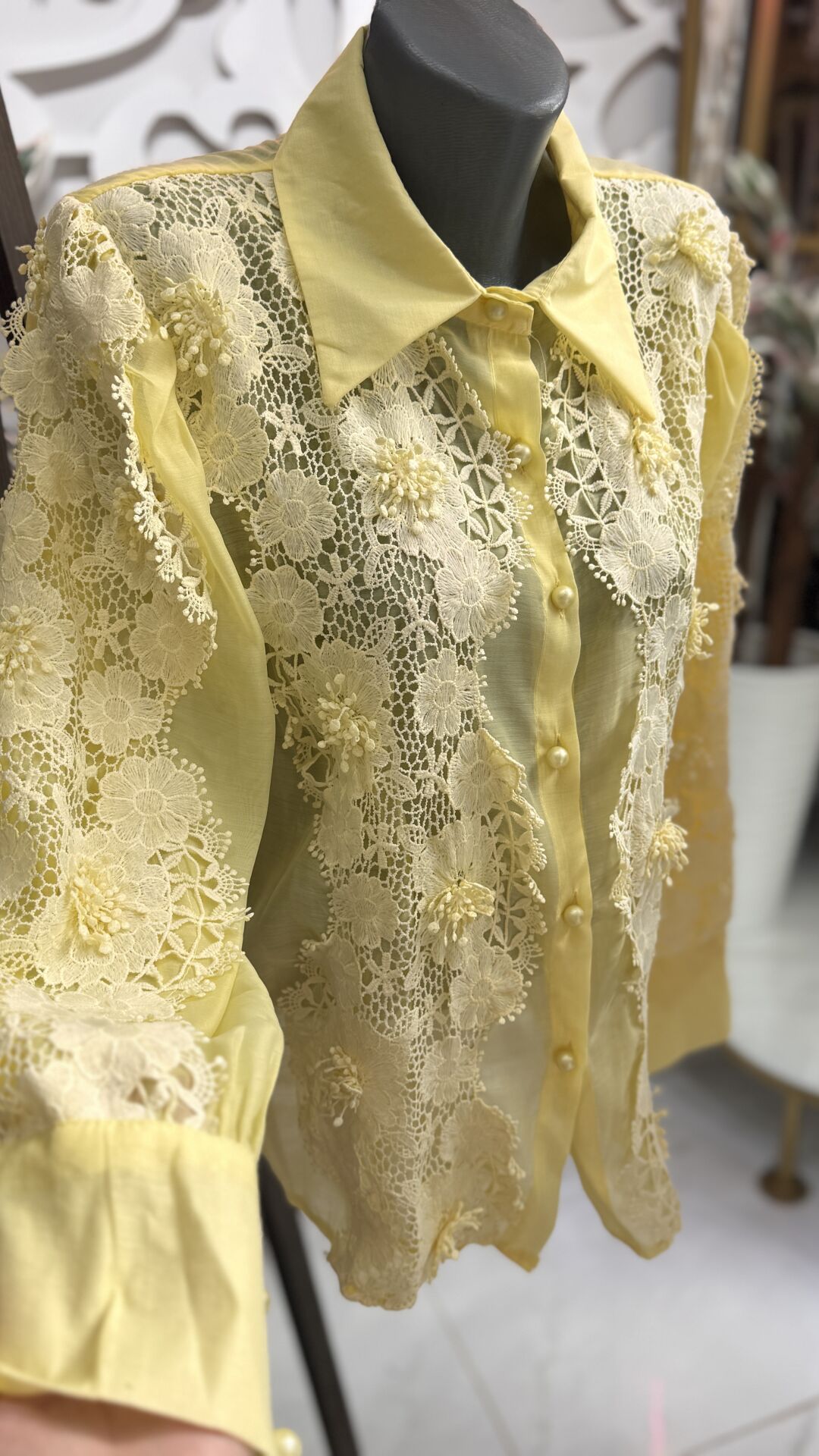 Şehrazat Butik Güpür Çiçekli Taşlı Tasarım Gömlek