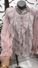 Şehrazat Butik Dantel Fırfır Detaylı Tasarım Şık Gömlek