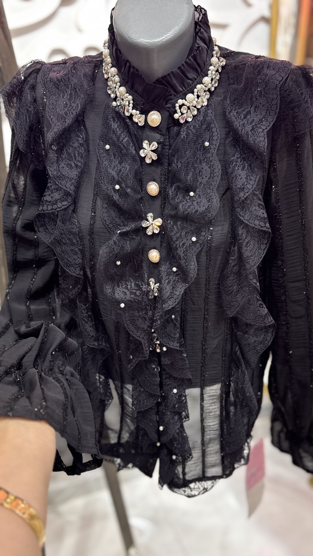 Şehrazat Butik Dantel Fırfır Detaylı Tasarım Şık Gömlek