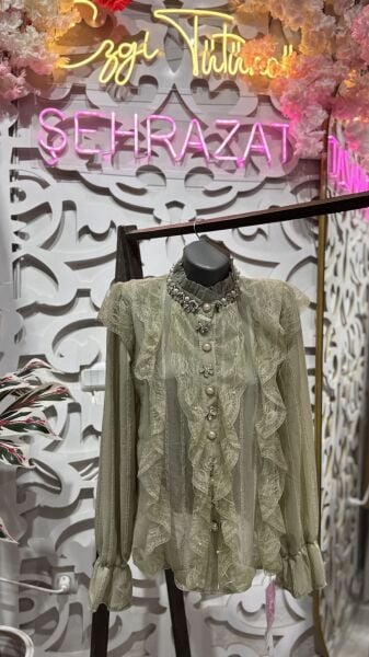 Şehrazat Butik Dantel Fırfır Detaylı Tasarım Şık Gömlek