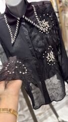 Şehrazat Butik Yakası Taş Detaylı Çiçekli Tasarım  Gömlek