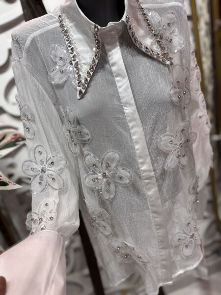 Şehrazat Butik Yakası Taş Detaylı Çiçekleri Taş İşlemeli Tasarım Gömlek