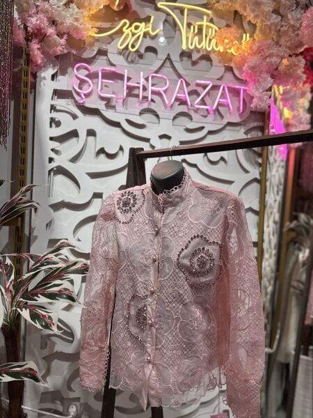 Şehrazat Butik Çiçek Detaylı Tasarım Gömlek