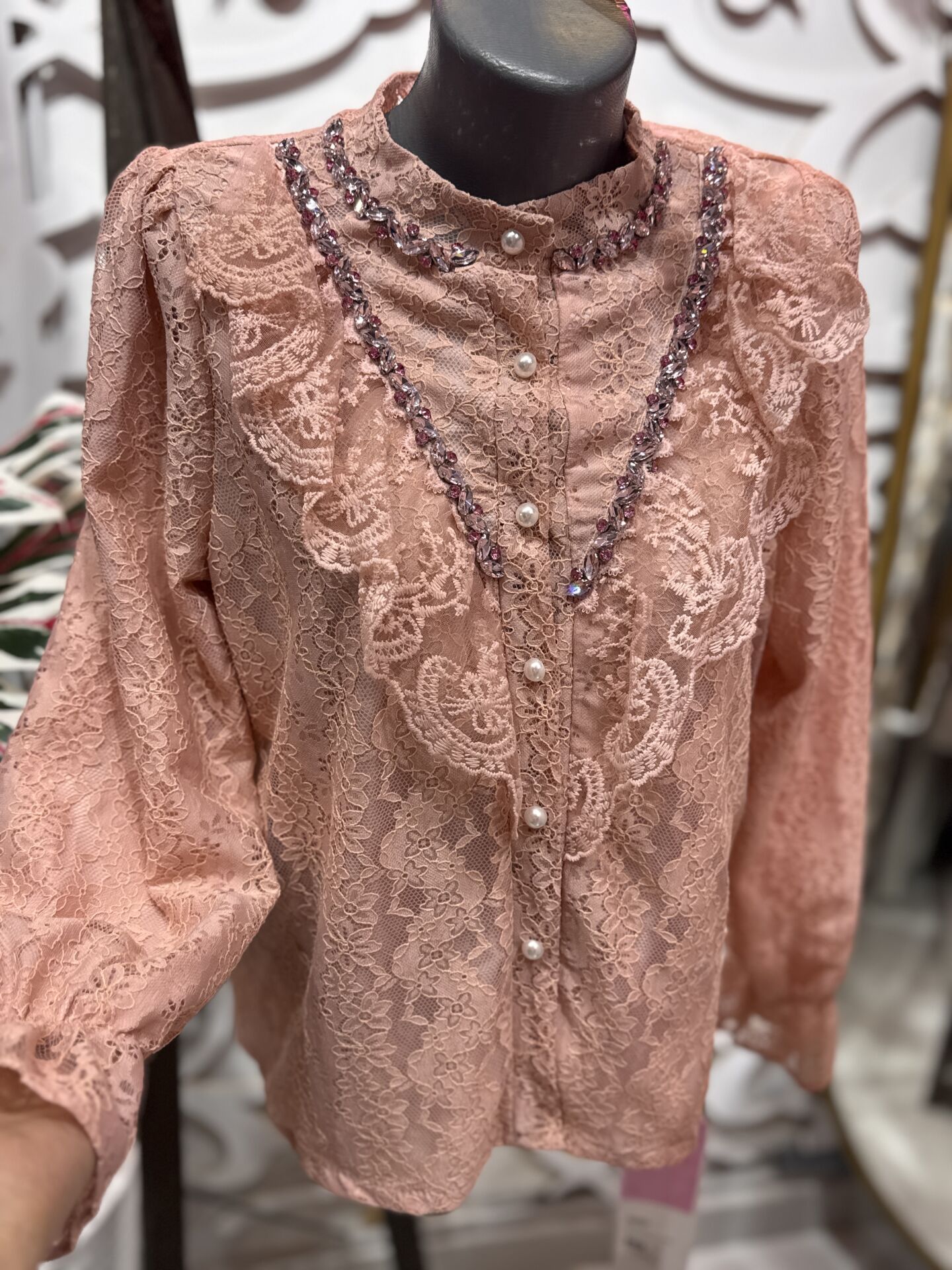 Şehrazat Butik Önü Taş Detaylı Tasarım Gömlek