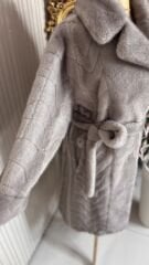 Şehrazat Butik  Kendinden Desenli Gri Tasarım Kürk