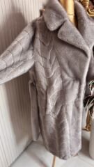 Şehrazat Butik  Kendinden Desenli Gri Tasarım Kürk