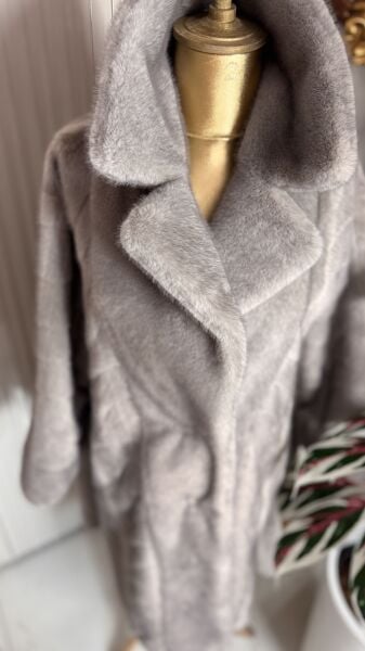 Şehrazat Butik  Kendinden Desenli Gri Tasarım Kürk