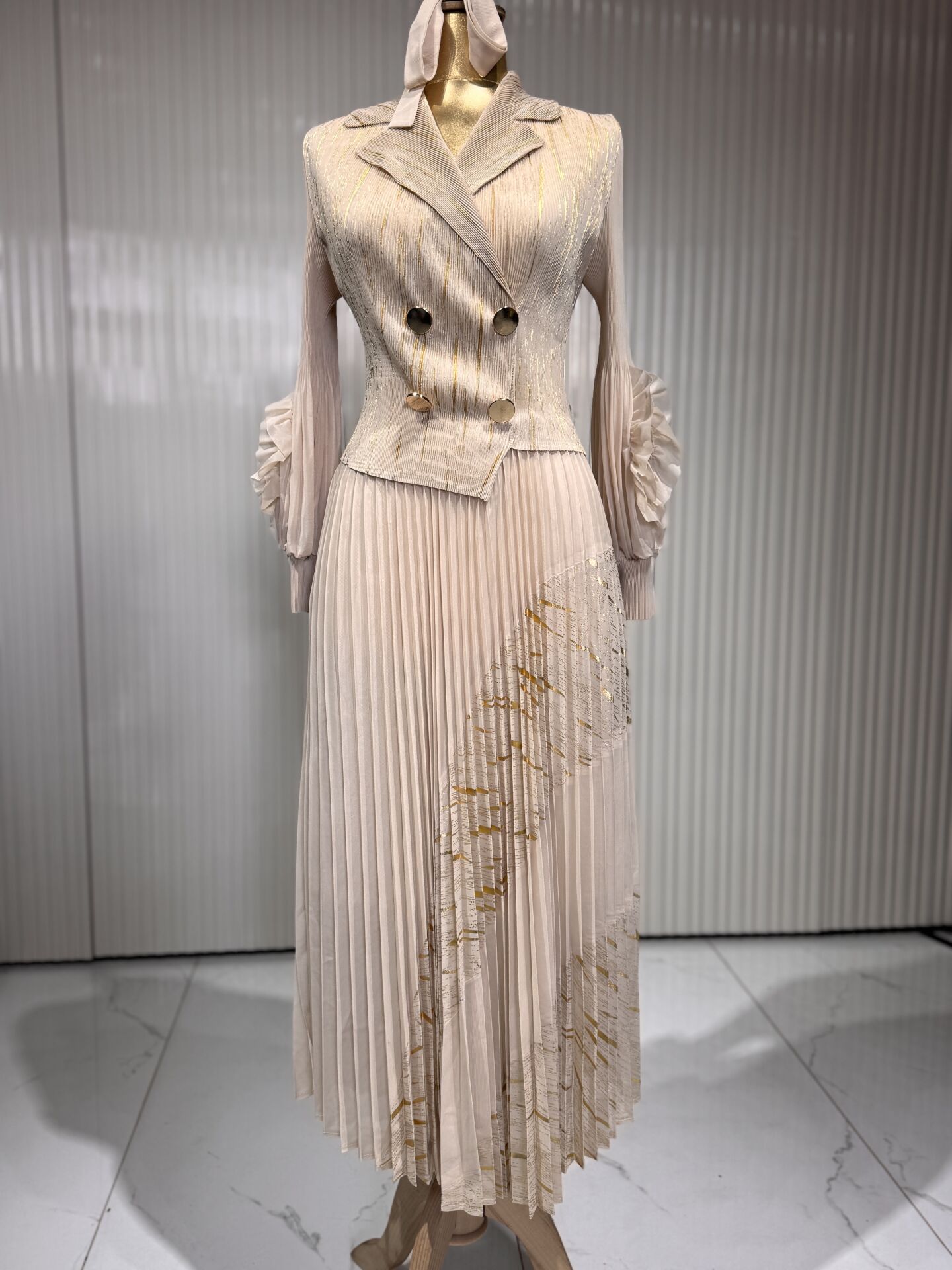 Şehrazat Butik Düğme Detaylı Tasarım Elbise