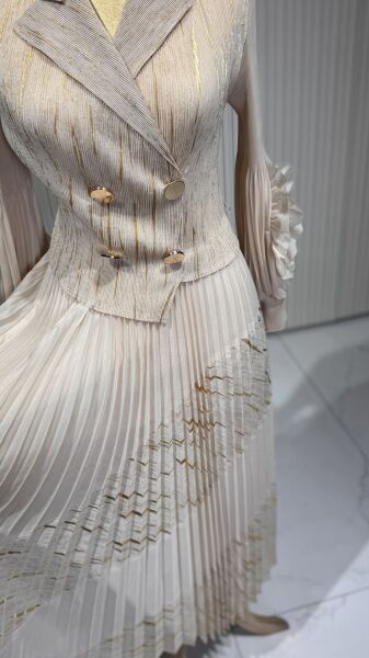 Şehrazat Butik Düğme Detaylı Tasarım Elbise