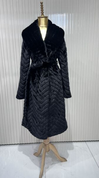 Şehrazat Butik Çizgi Desen Yuvarlak Yaka Tasarım  Kürk