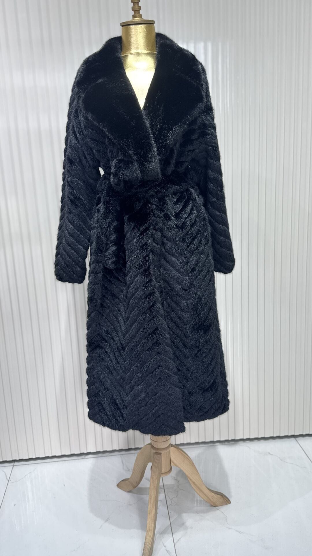 Şehrazat Butik Çizgi Desen Ceket Yaka Tasarım Kürk