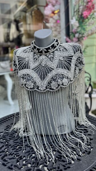 Şehrazat Butik Tasarım Elişi İşleme Gümüş Pelerin