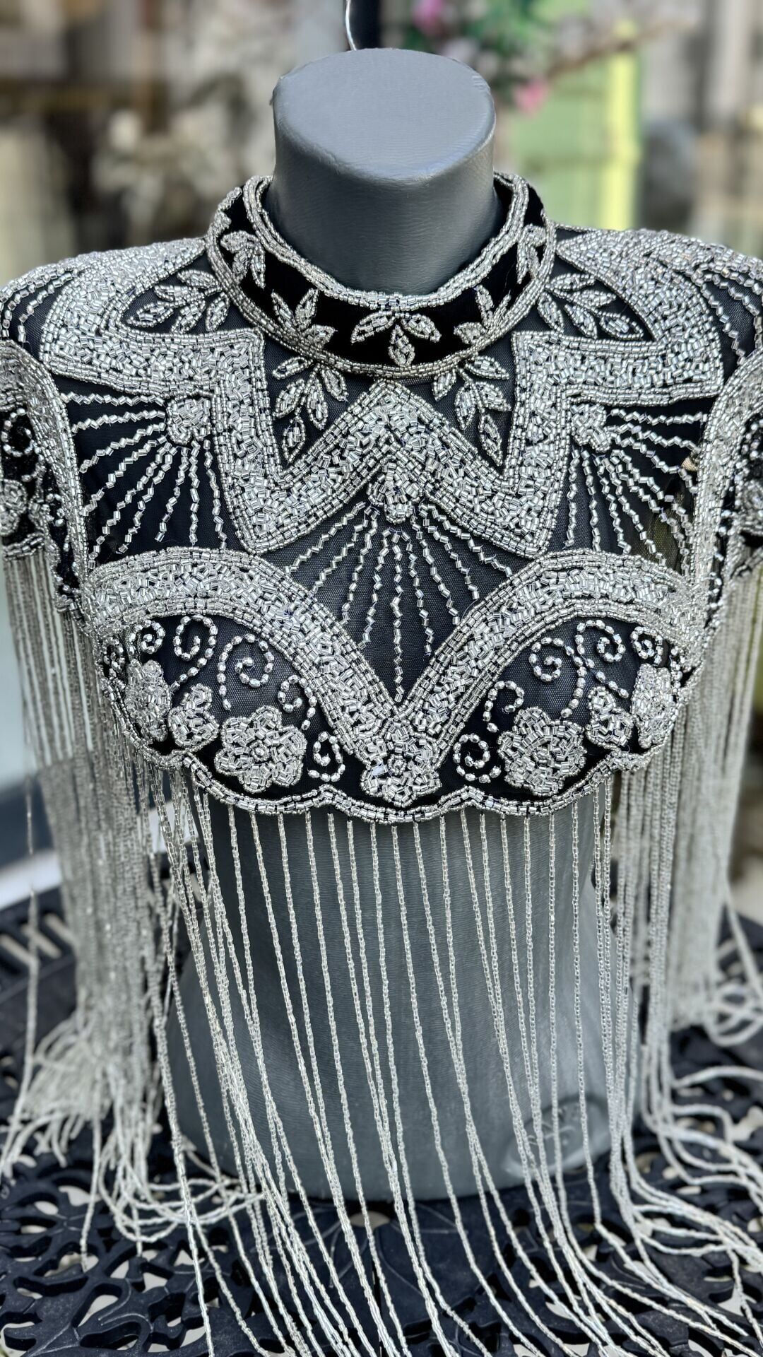 Şehrazat Butik Tasarım Elişi İşleme Gümüş Pelerin