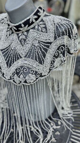 Şehrazat Butik Tasarım Elişi İşleme Gümüş Pelerin