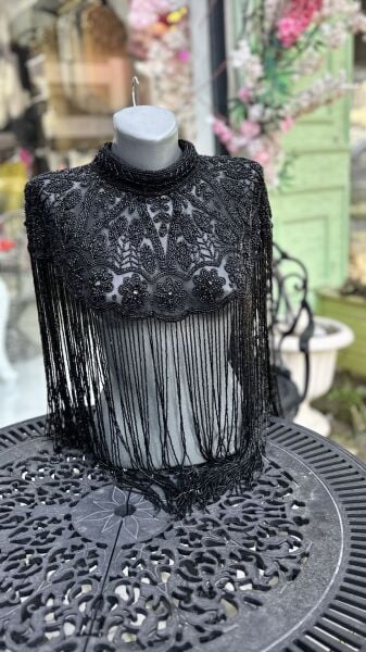 Şehrazat Butik Tasarım Elişi Siyah İşleme Pelerin