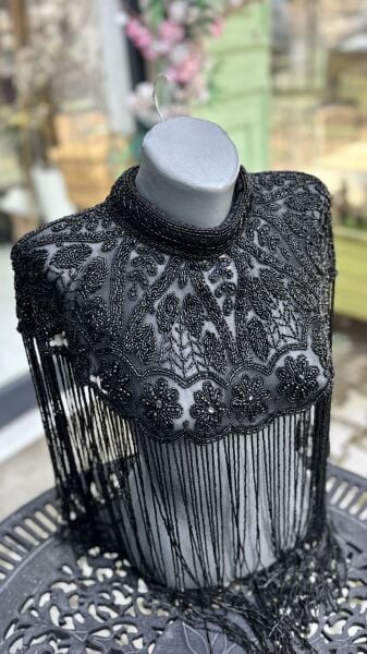 Şehrazat Butik Tasarım Elişi Siyah İşleme Pelerin