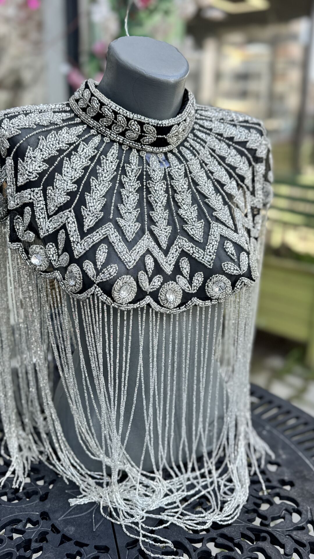 Şehrazat Butik Tasarım Elişi İşleme Gümüş Pelerin