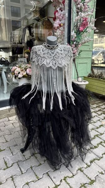 Şehrazat Butik Tasarım Elişi İşleme Gümüş Pelerin