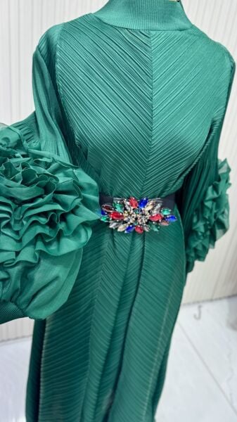 Şehrazat Butik Tasarım Kolu Güllü İthal Elbise (KEMER DAHİL DEĞİLDİR)