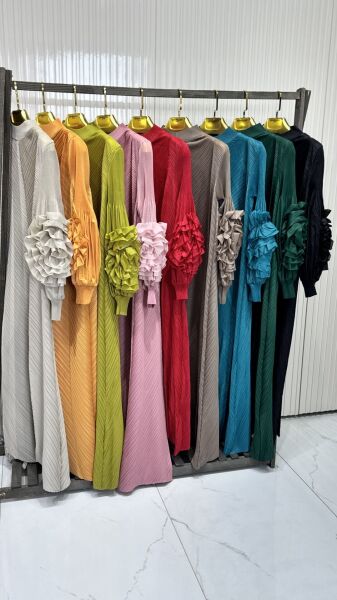 Şehrazat Butik Tasarım Kolu Güllü İthal Elbise (KEMER DAHİL DEĞİLDİR)