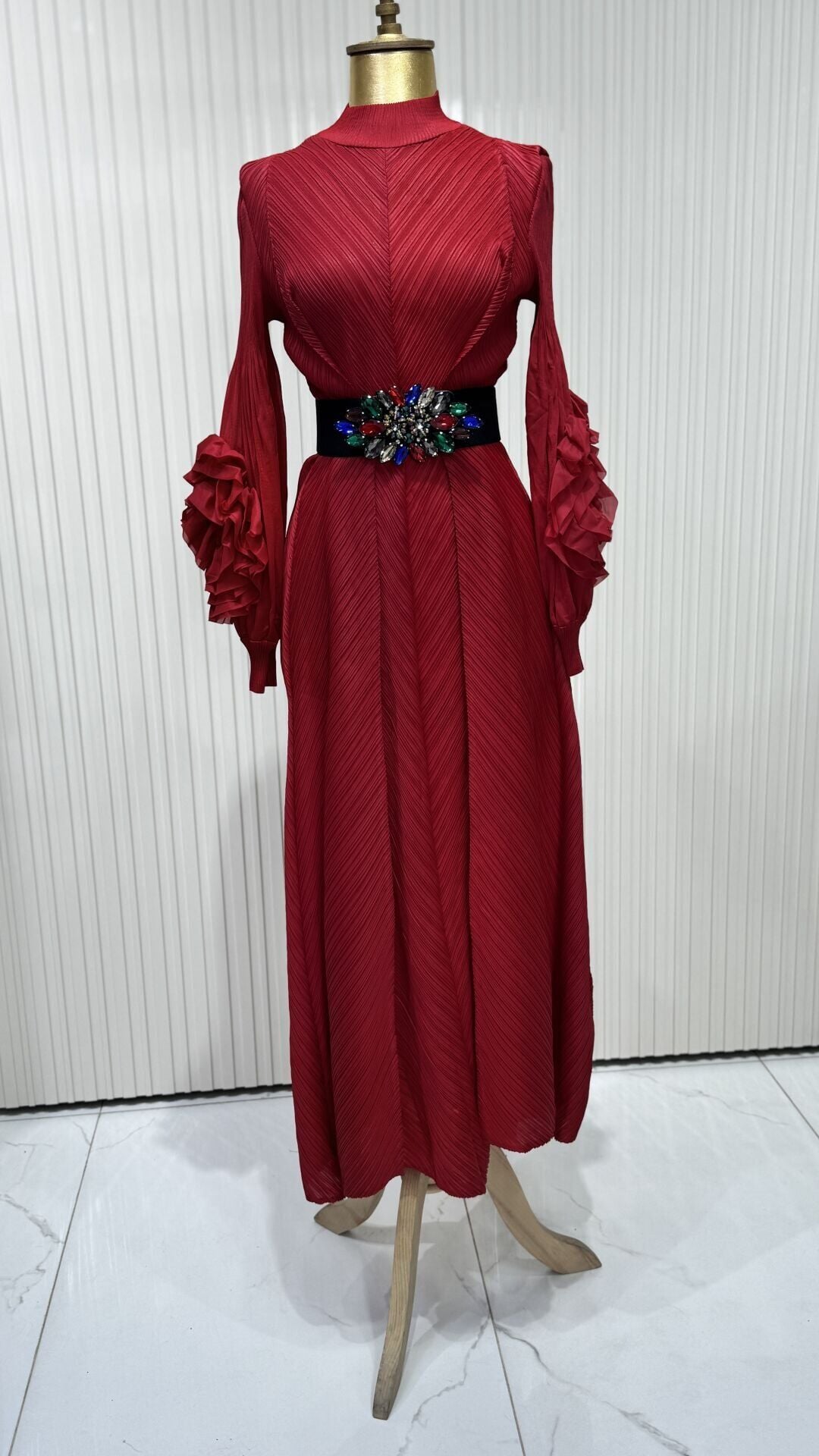 Şehrazat Butik Tasarım Kolu Güllü İthal Elbise (KEMER DAHİL DEĞİLDİR)