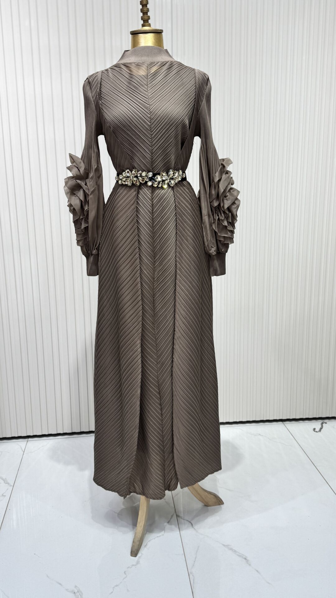 Şehrazat Butik Tasarım Kolu Güllü İthal Elbise (KEMER DAHİL DEĞİLDİR)