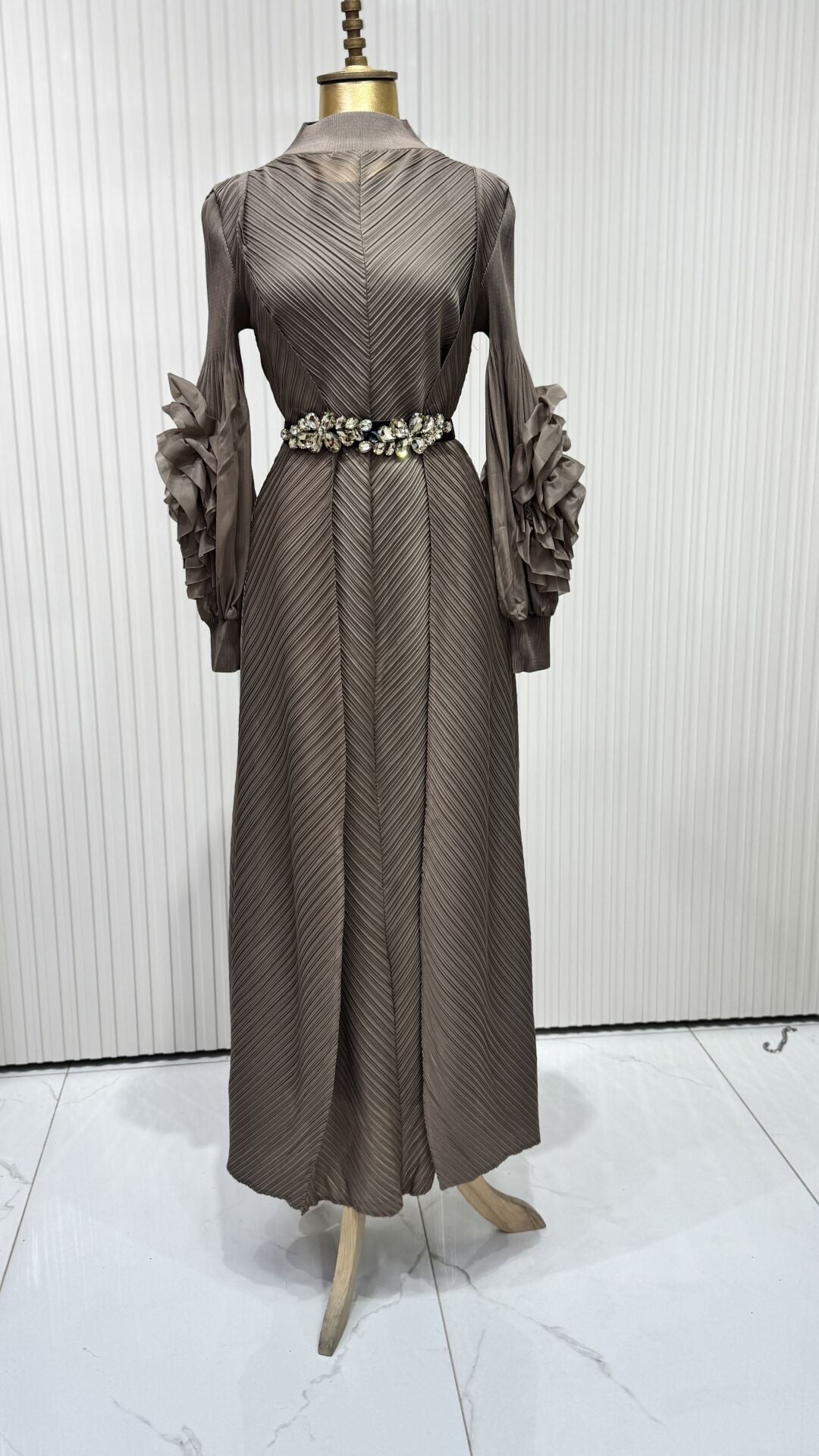 Şehrazat Butik Tasarım Kolu Güllü İthal Elbise (KEMER DAHİL DEĞİLDİR)