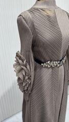 Şehrazat Butik Tasarım Kolu Güllü İthal Elbise (KEMER DAHİL DEĞİLDİR)