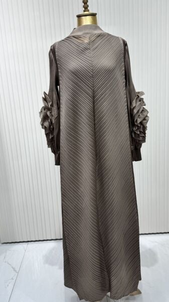 Şehrazat Butik Tasarım Kolu Güllü İthal Elbise (KEMER DAHİL DEĞİLDİR)