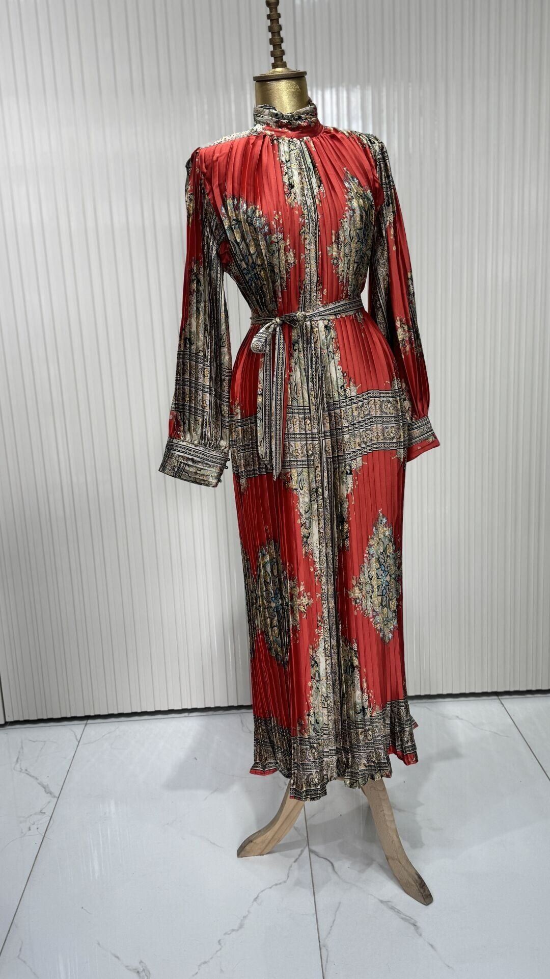 Şehrazat Butik İthal Piliseli Tasarım Elbise