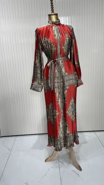 Şehrazat Butik İthal Piliseli Tasarım Elbise