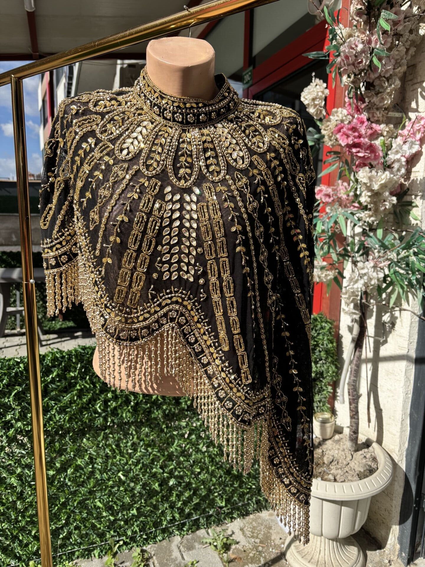 Şehrazat Butik Asimetrik El İşlemesi Tasarım  Pelerin