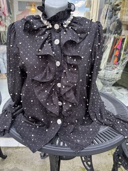 Şehrazat Butik İnci Detaylı Volanlı Tasarım Gömlek