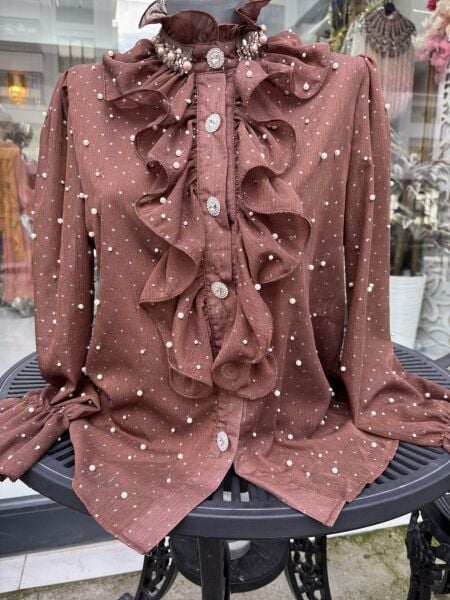 Şehrazat Butik İnci Detaylı Volanlı Tasarım Gömlek