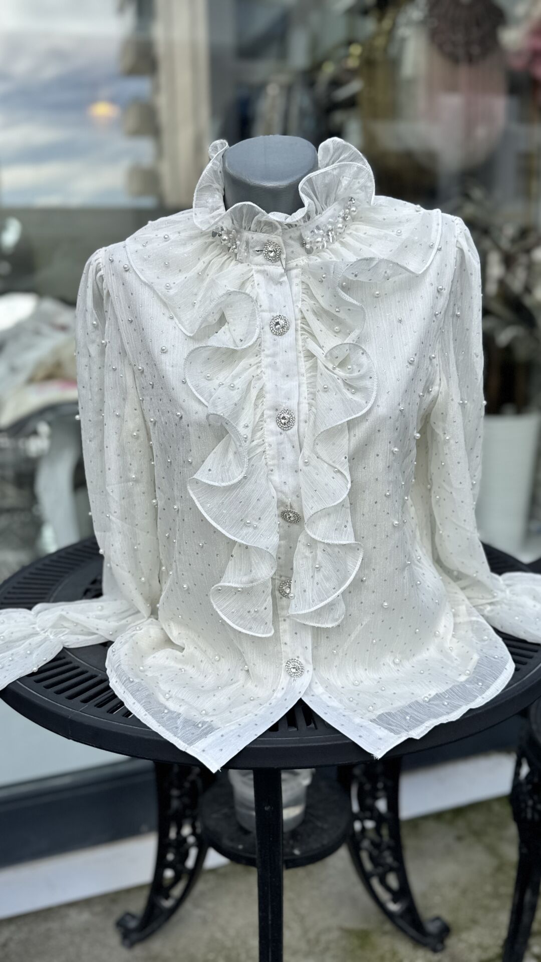 Şehrazat Butik İnci Detaylı Volanlı Tasarım Gömlek