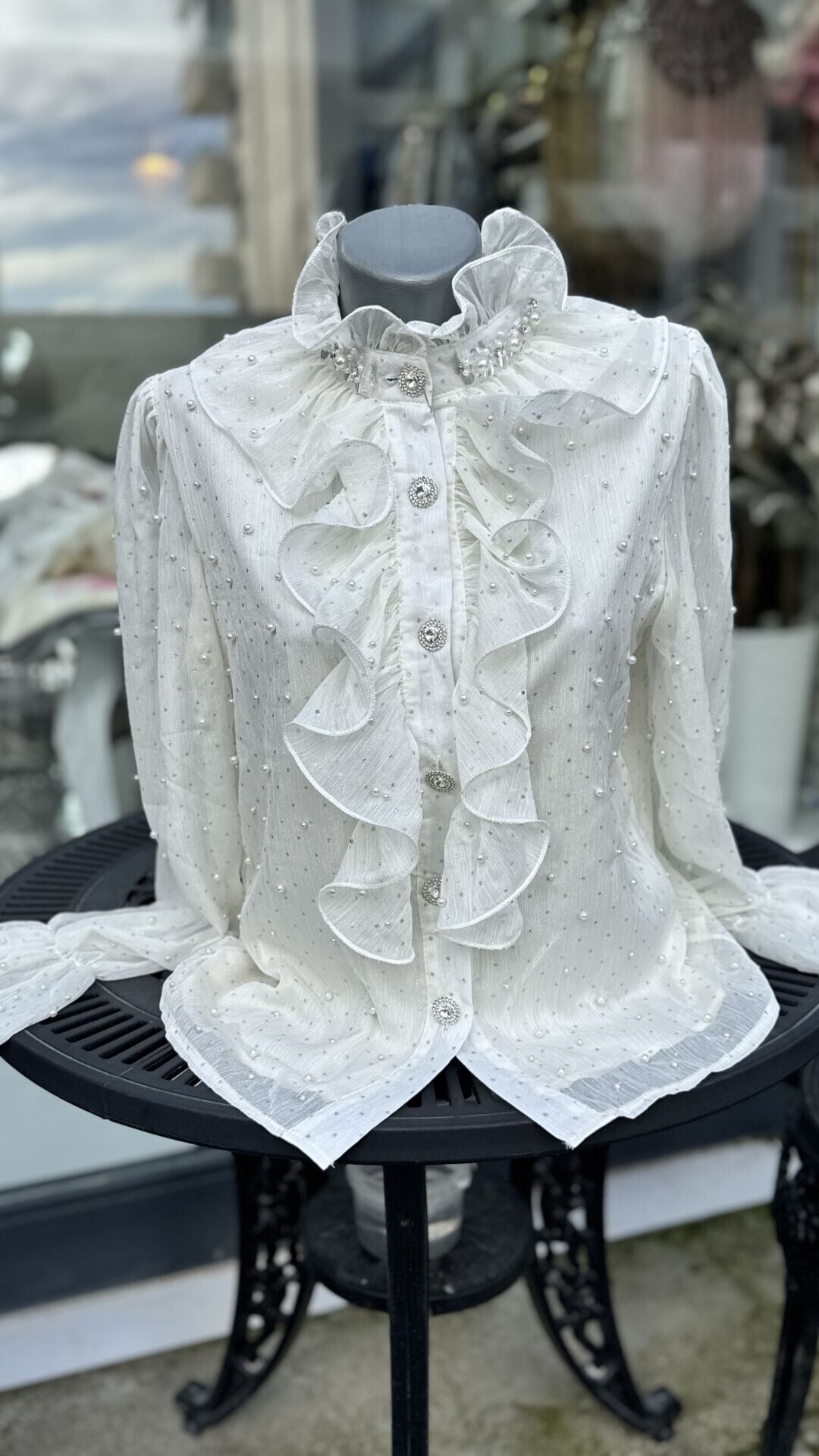 Şehrazat Butik İnci Detaylı Volanlı Tasarım Gömlek