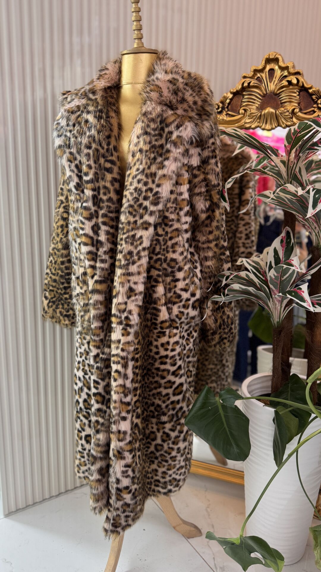 Şehrazat Butik Arctic Kürk Kaban