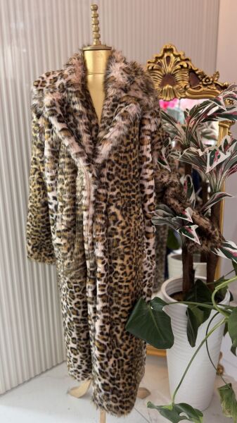 Şehrazat Butik Arctic Kürk Kaban