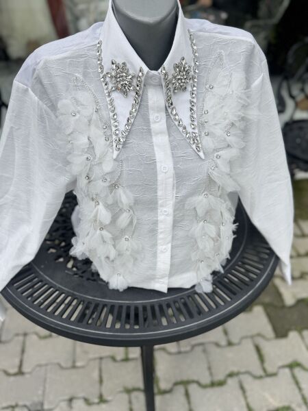 Şehrazat Butik Tüy Detaylı Tasarım Gömlek