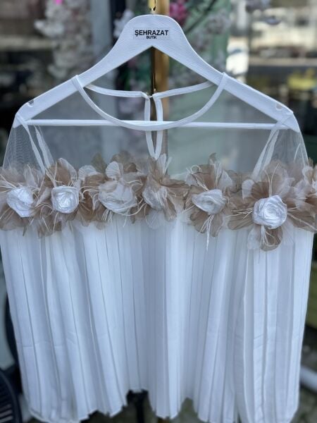 Şehrazat Butik Göğüs Gül Detaylı Tasarım Gömlek