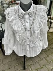 Şehrazat Butik Yakası Taşlı Güpürlü Tasarım Gömlek