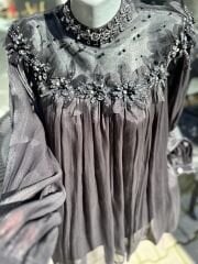 Şehrazat Butik Göğüs Çiçek Detaylı Tasarım Gömlek