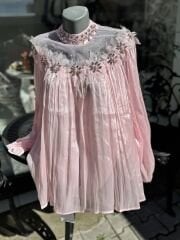 Şehrazat Butik Göğüs Çiçek Detaylı Tasarım Gömlek