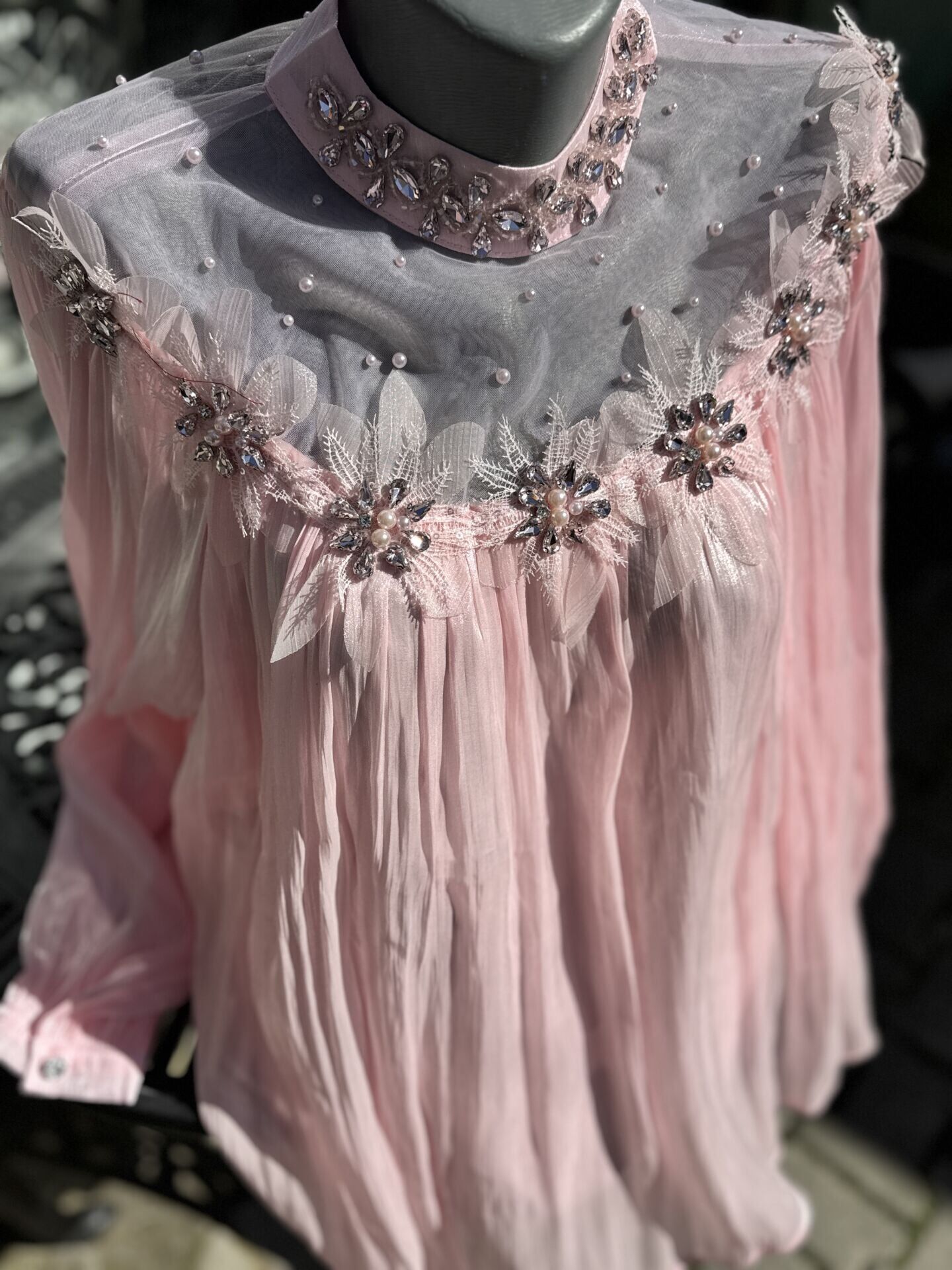 Şehrazat Butik Göğüs Çiçek Detaylı Tasarım Gömlek