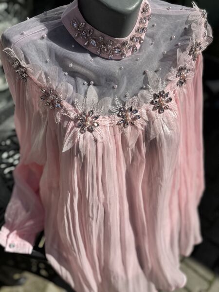 Şehrazat Butik Göğüs Çiçek Detaylı Tasarım Gömlek