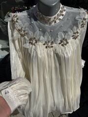 Şehrazat Butik Göğüs Çiçek Detaylı Tasarım Gömlek