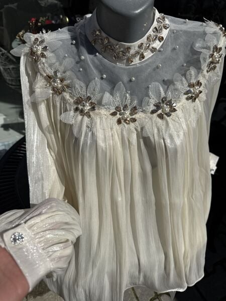 Şehrazat Butik Göğüs Çiçek Detaylı Tasarım Gömlek