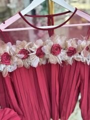 Şehrazat Butik Göğüs Gül Detaylı Tasarım Gömlek