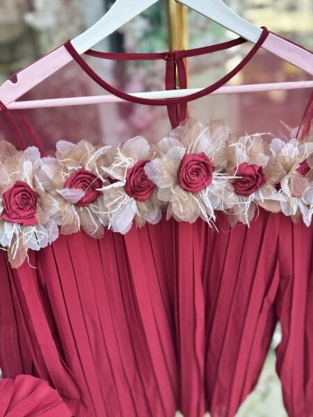 Şehrazat Butik Göğüs Gül Detaylı Tasarım Gömlek